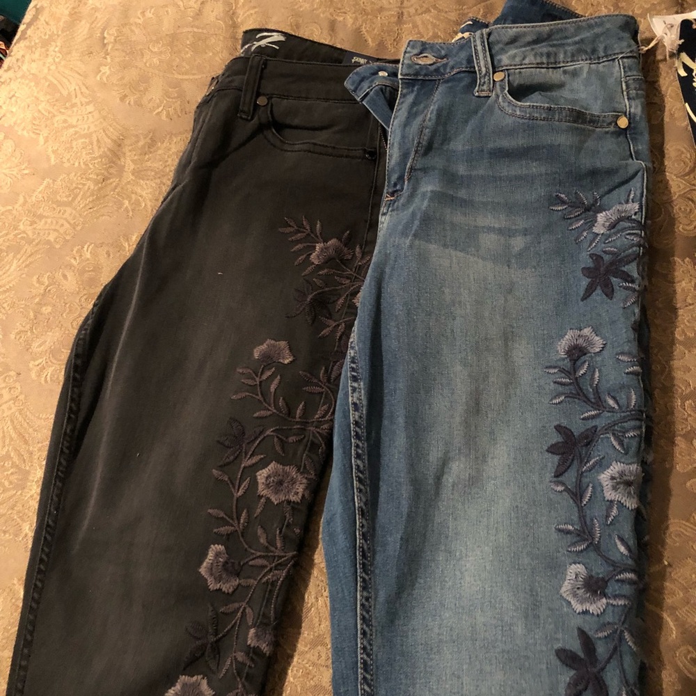 Seven flower embroidery jeans